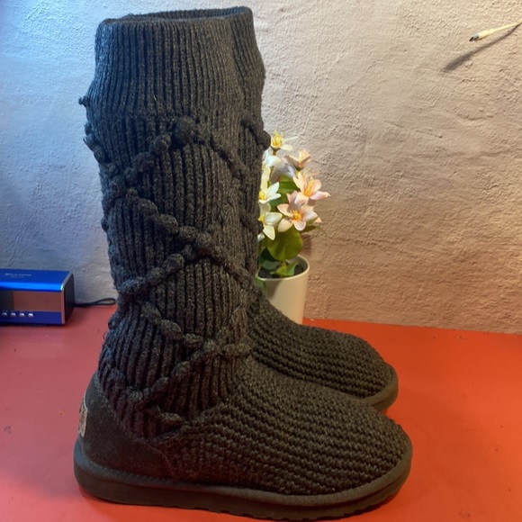 Ugg boots SZ 7 - Picture 2 of 7